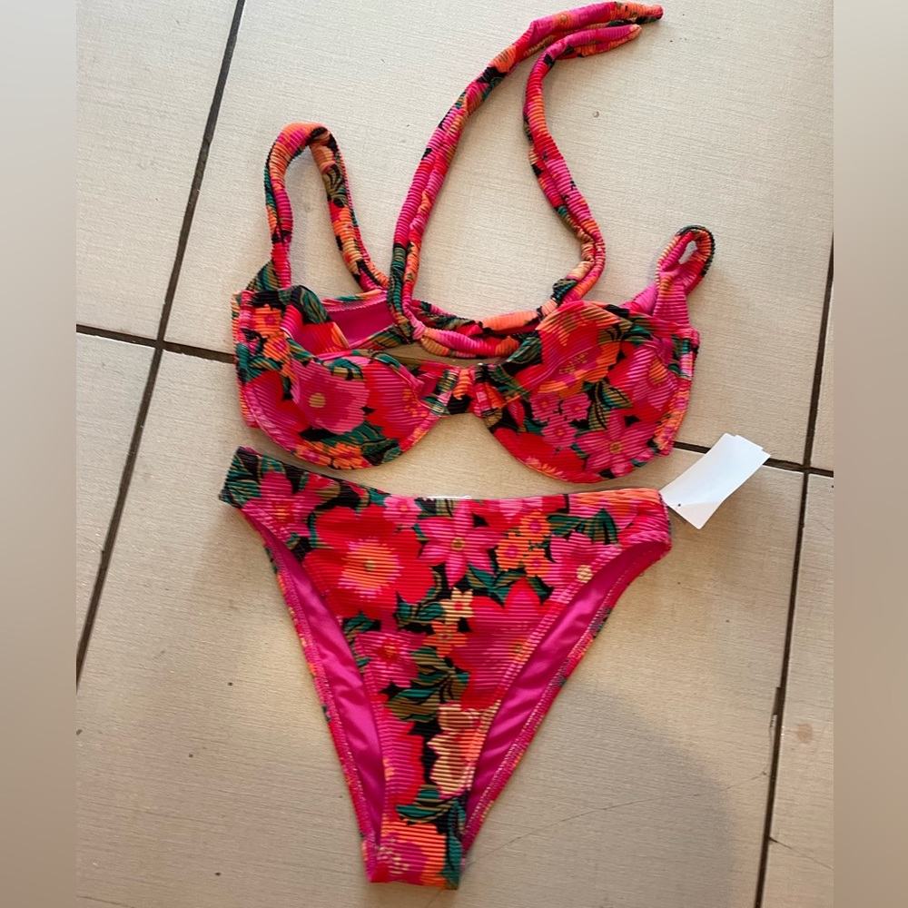 NWT billabong swim bikini